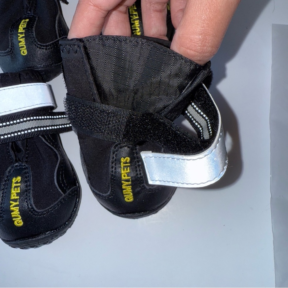 Dog Boots for Winter Snowy Day number 4 black reflective - Picture 7 of 10